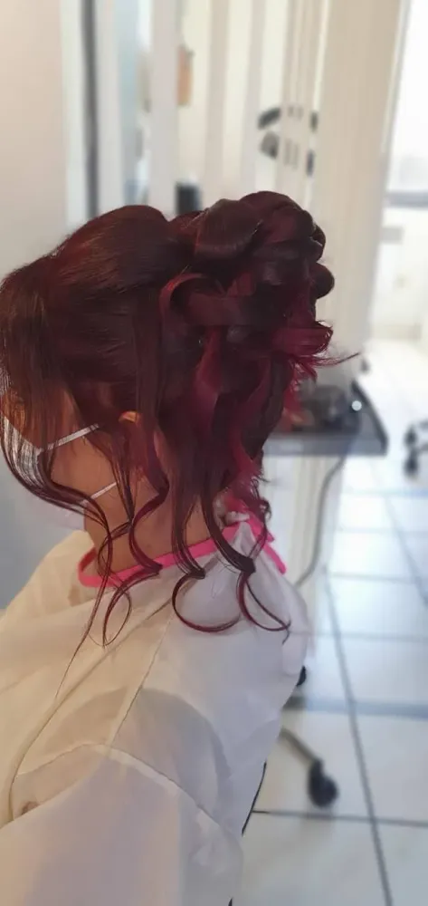 coiffure mariage boucle rouge